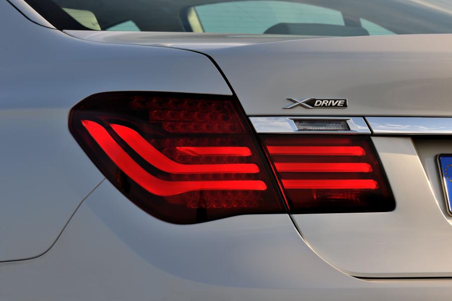  BMW 750d xDrive 2012 года  (фото 29 из 54)